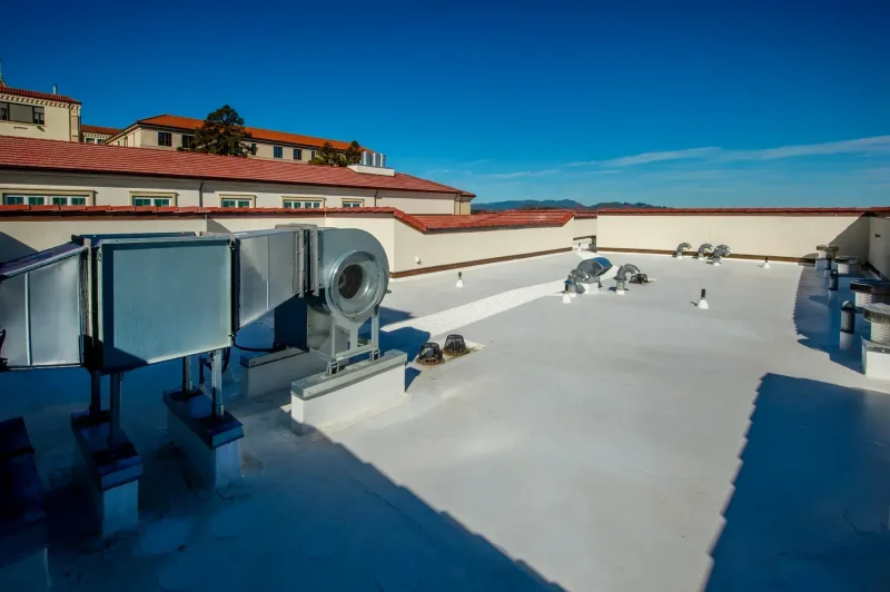 Flat roof on a commercial building