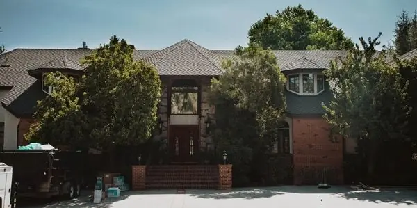 Completed asphalt shingle roof on a residential home